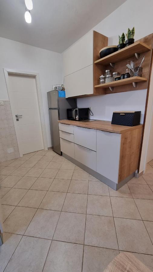 App Carla Apartment Novigrad  Exterior photo